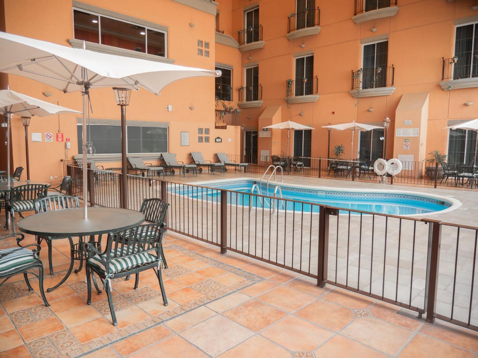 Holiday Inn Express Silao-Aeropuerto Bajio By Ihg Exterior foto