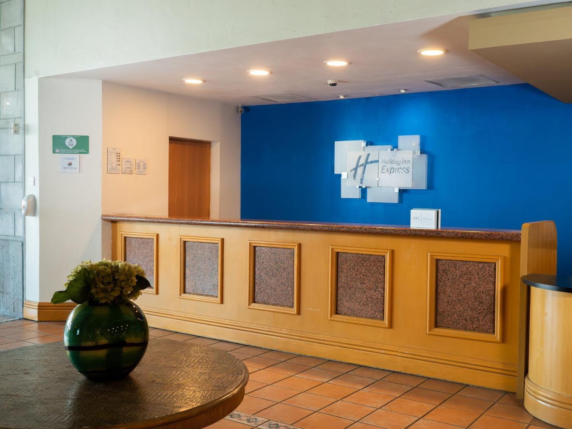 Holiday Inn Express Silao-Aeropuerto Bajio By Ihg Exterior foto