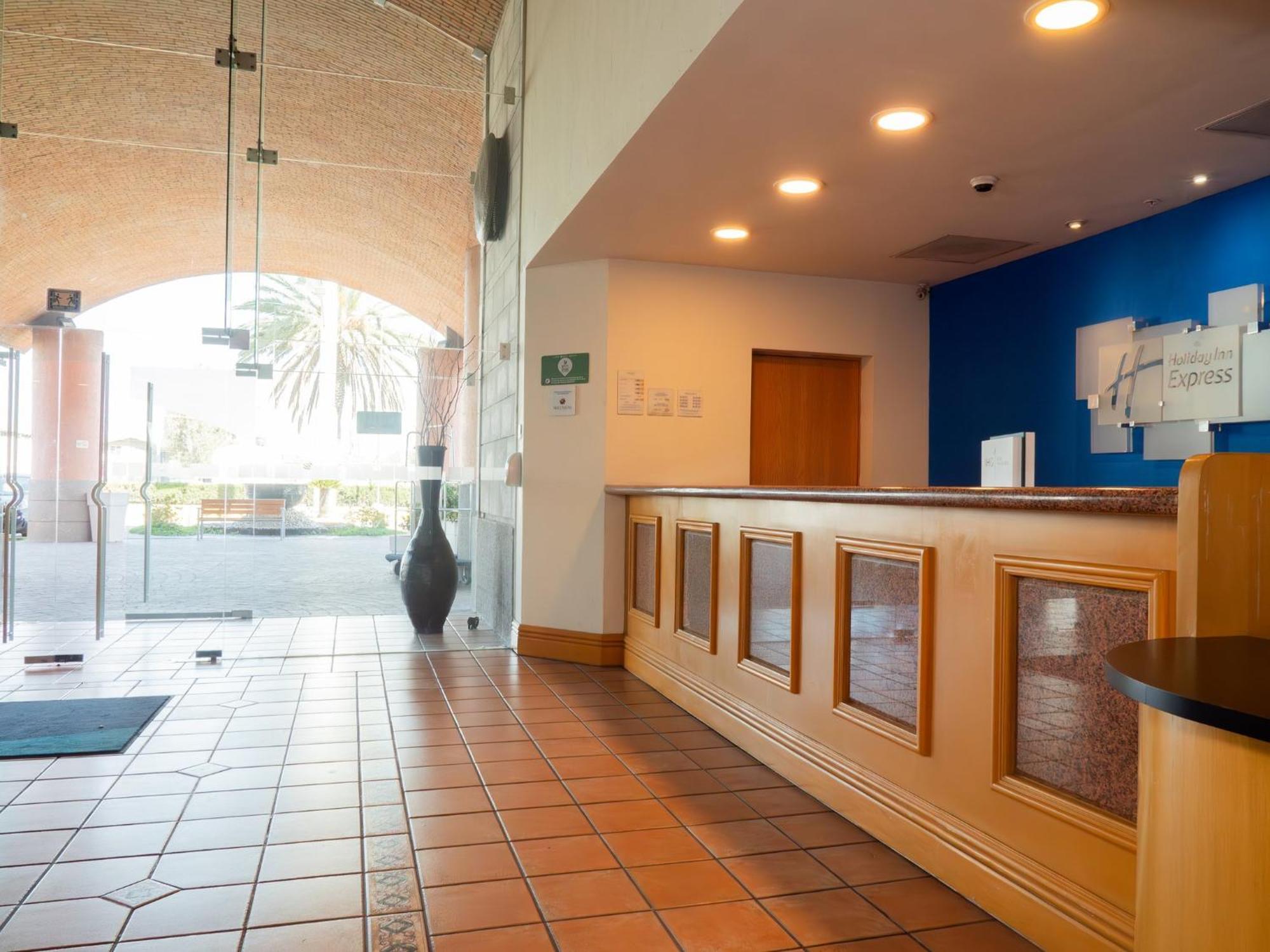 Holiday Inn Express Silao-Aeropuerto Bajio By Ihg Exterior foto